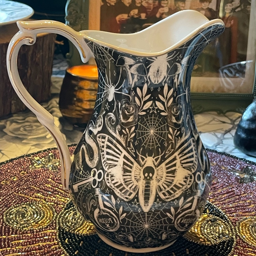 MONTEREY BAY NEW Fine Porcelain Gothic Serving Pitcher With Moth Skull Design - Picture 8 of 16